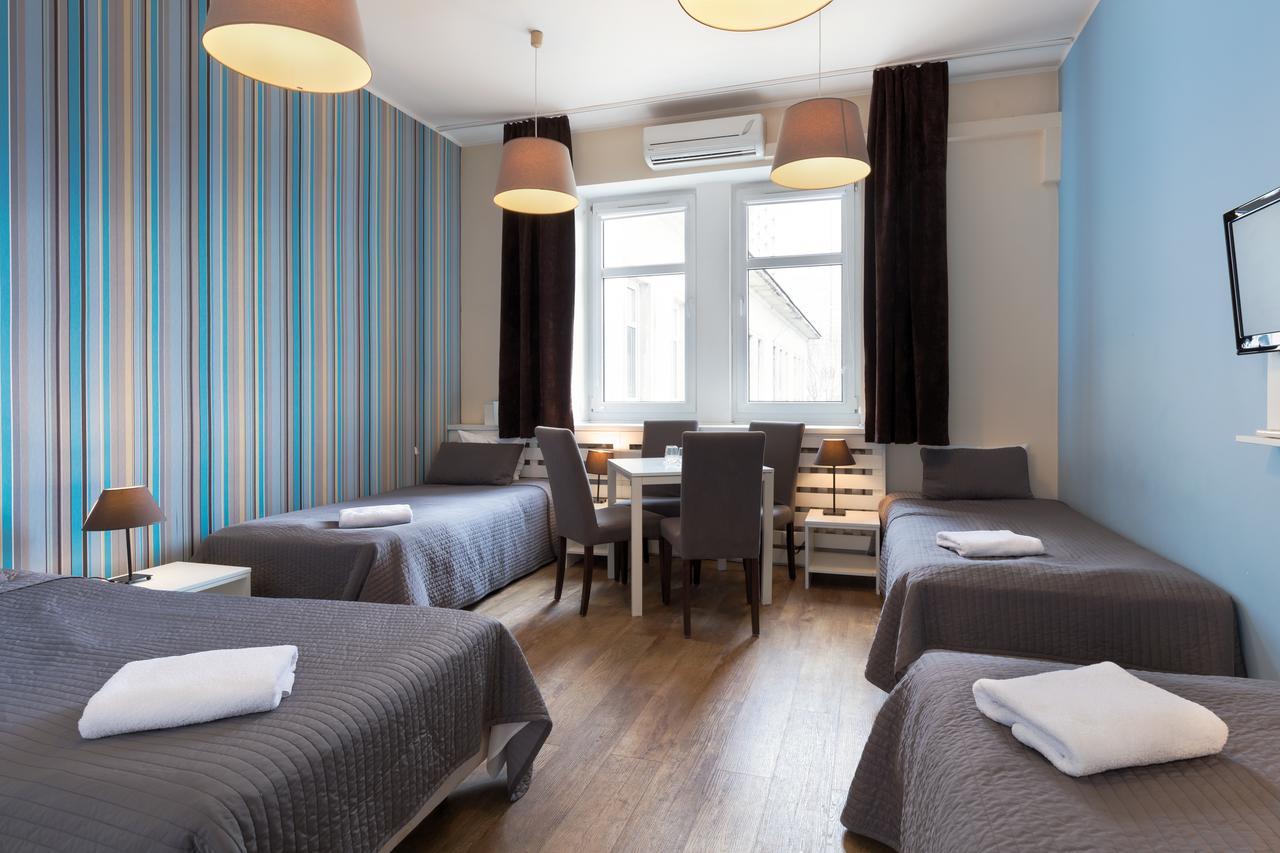 Traffic Stare Hotel